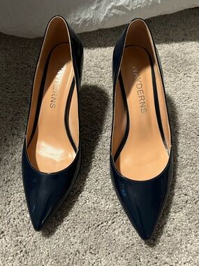 WAYDERNS Navy Patent Pointed-Toe Pumps
